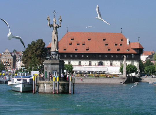 Mit Seeblick das Musical Dinner Konstanz im Konzil genießen.