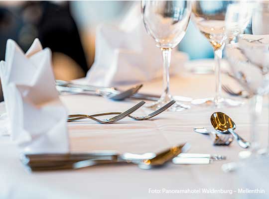 Genießen Sie Ihren Abend bei einzigartigem Ambiente im Panoramahotel Waldenburg